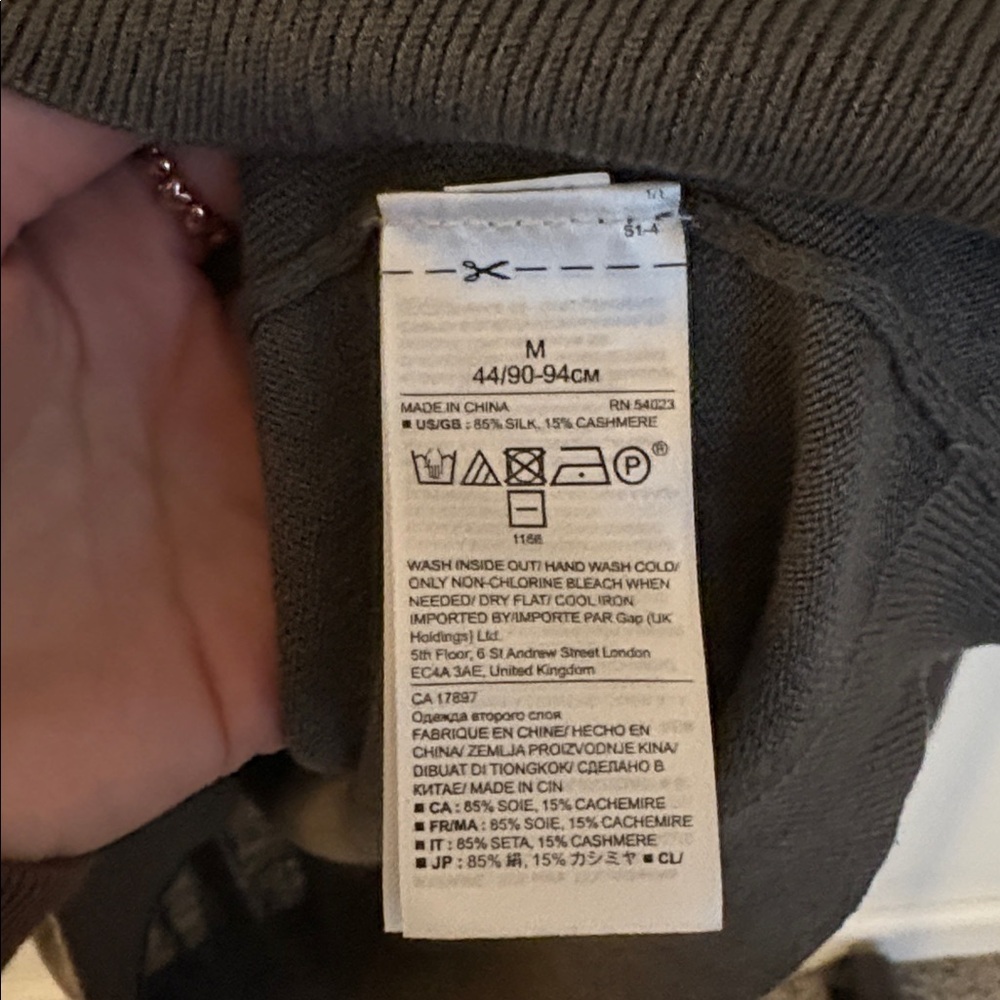 Banana Republic shirt - Picture 3 of 4